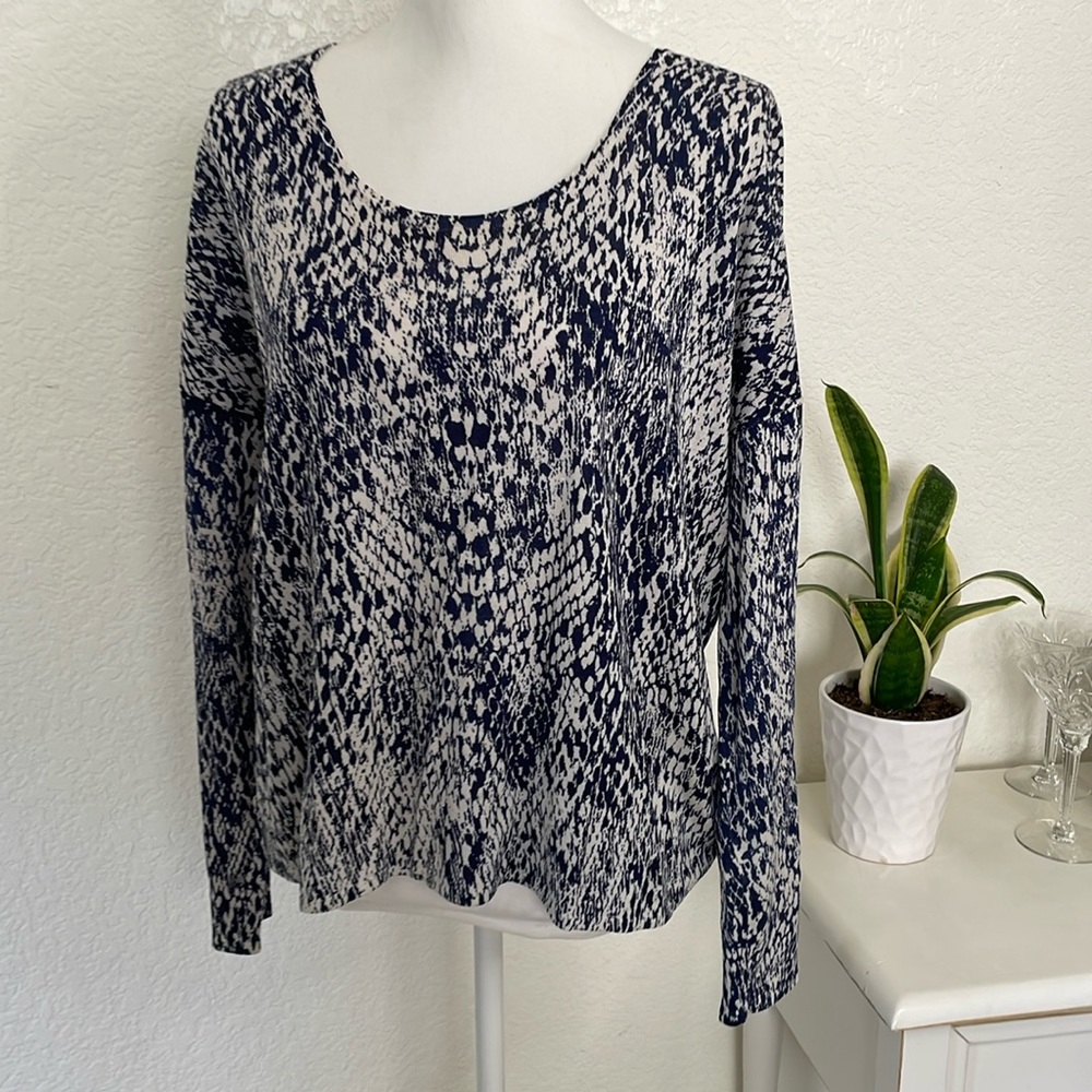 Garnet Hill Leopard‎ Cheetah Print Merino Wool Crewneck Sweater M Navy Cream